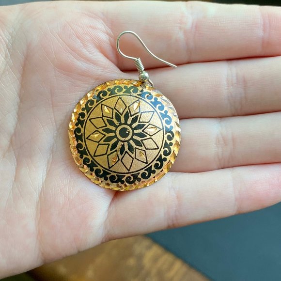 Vintage Broze and Black Disc Earrings - Picture 2 of 3